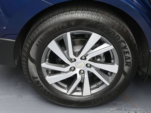 Used 2023 Chevrolet Equinox Premier FWD image 16
