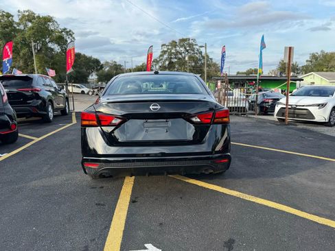Used 2025 Nissan Altima 2.5 SV image 4