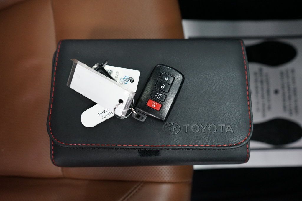 Used 2018 Toyota Highlander Limited Platinum AWD/4WD image 64
