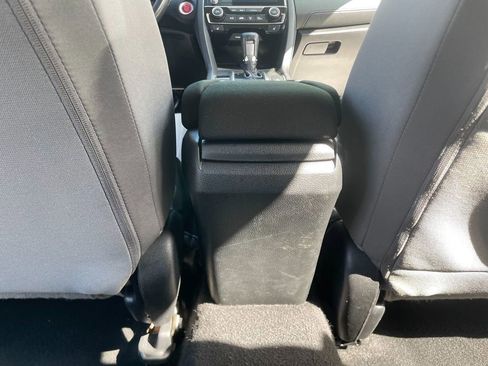 Used 2019 Honda Civic EX image 27