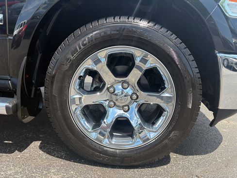 Used 2017 RAM 1500 Laramie w/ Convenience Group AWD/4WD image 12