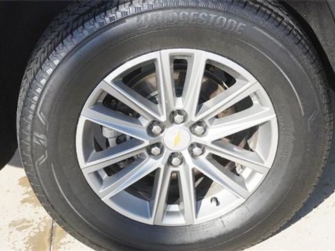 Used 2022 Chevrolet Traverse LT w/ LPO, Cargo Package image 11