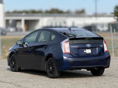 Used 2013 Toyota Prius One image 9