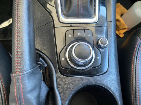 Used 2014 MAZDA MAZDA3 i Grand Touring FWD image 16