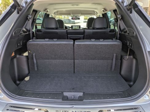Used 2023 Mitsubishi Outlander SEL FWD image 32