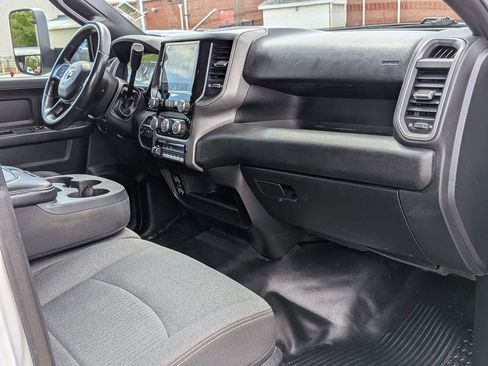 Used 2022 RAM 5500 Tradesman w/ Chrome Appearance Group AWD/4WD image 25