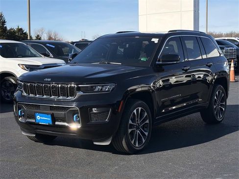 Used 2023 Jeep Grand Cherokee Overland w/ Luxury Tech Group IV image 4