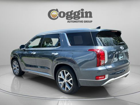Used 2022 Hyundai Palisade Limited w/ Cargo Package FWD image 3
