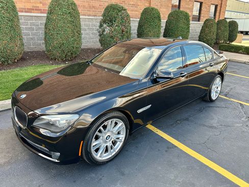 Used 2011 BMW 750Li image 26