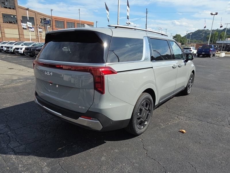 New 2027 Kia Carnival SX FWD image 7