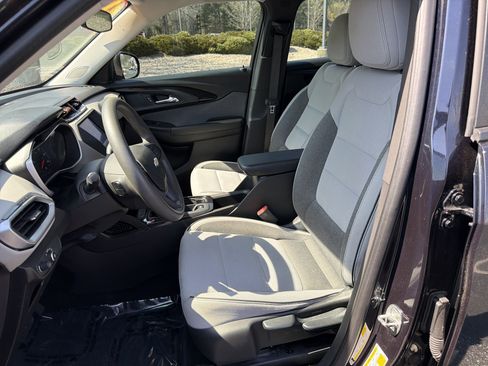 Used 2021 Chevrolet TrailBlazer LS image 9