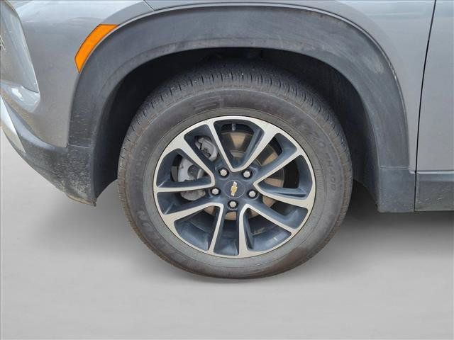 Used 2025 Chevrolet TrailBlazer LT AWD/4WD image 9