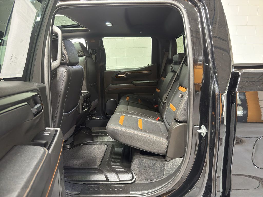 Used 2025 GMC Sierra 1500 AT4 w/ AT4 Premium Package AWD/4WD image 13