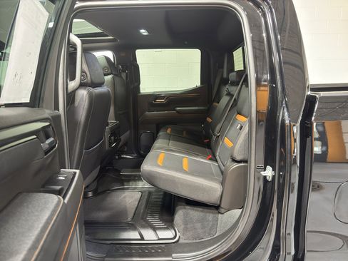 Used 2025 GMC Sierra 1500 AT4 w/ AT4 Premium Package AWD/4WD image 13