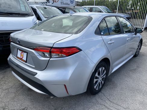 Used 2022 Toyota Corolla LE w/ Premium Interior Package image 8