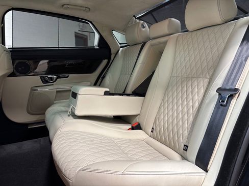 Used 2019 Jaguar XJ L Supercharged image 28