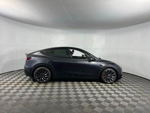 Used 2024 Tesla Model Y Performance image 4