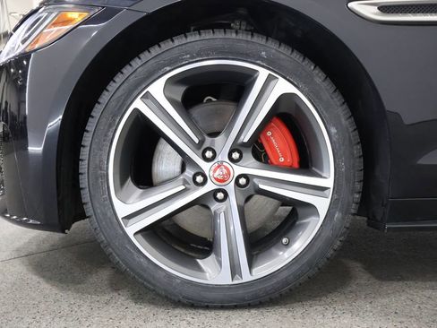 Used 2018 Jaguar XF First Edition image 5