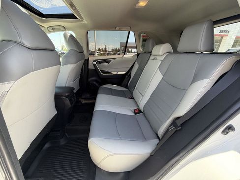 Used 2019 Toyota RAV4 XLE Premium w/ Carpet Mat Package FWD image 18