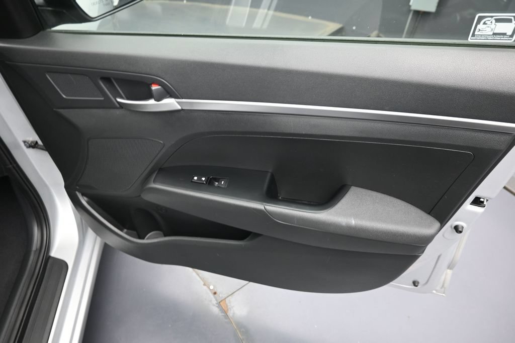Used 2019 Hyundai Elantra SE w/ Cargo Package FWD image 29