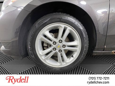 Used 2017 Chevrolet Cruze LT w/ Convenience Package image 9