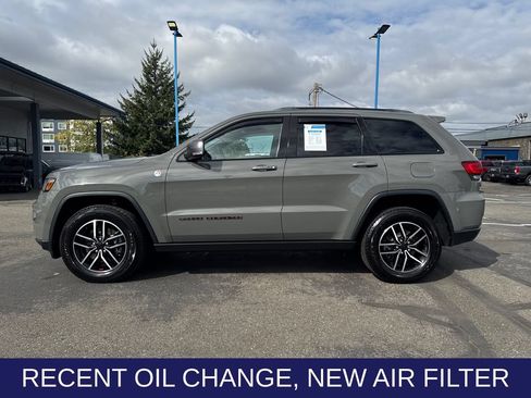 Used 2020 Jeep Grand Cherokee Trailhawk w/ Interior Metal Package AWD/4WD image 2