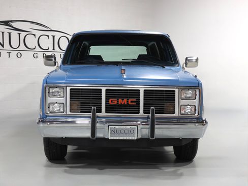 Used 1987 GMC Suburban 2WD image 8