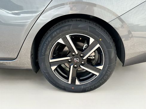 Used 2024 Nissan Sentra SV image 11