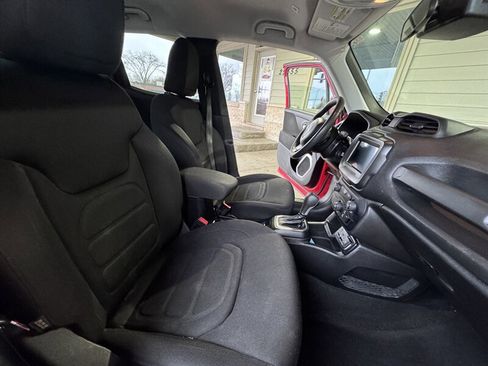 Used 2019 Jeep Renegade Latitude image 15