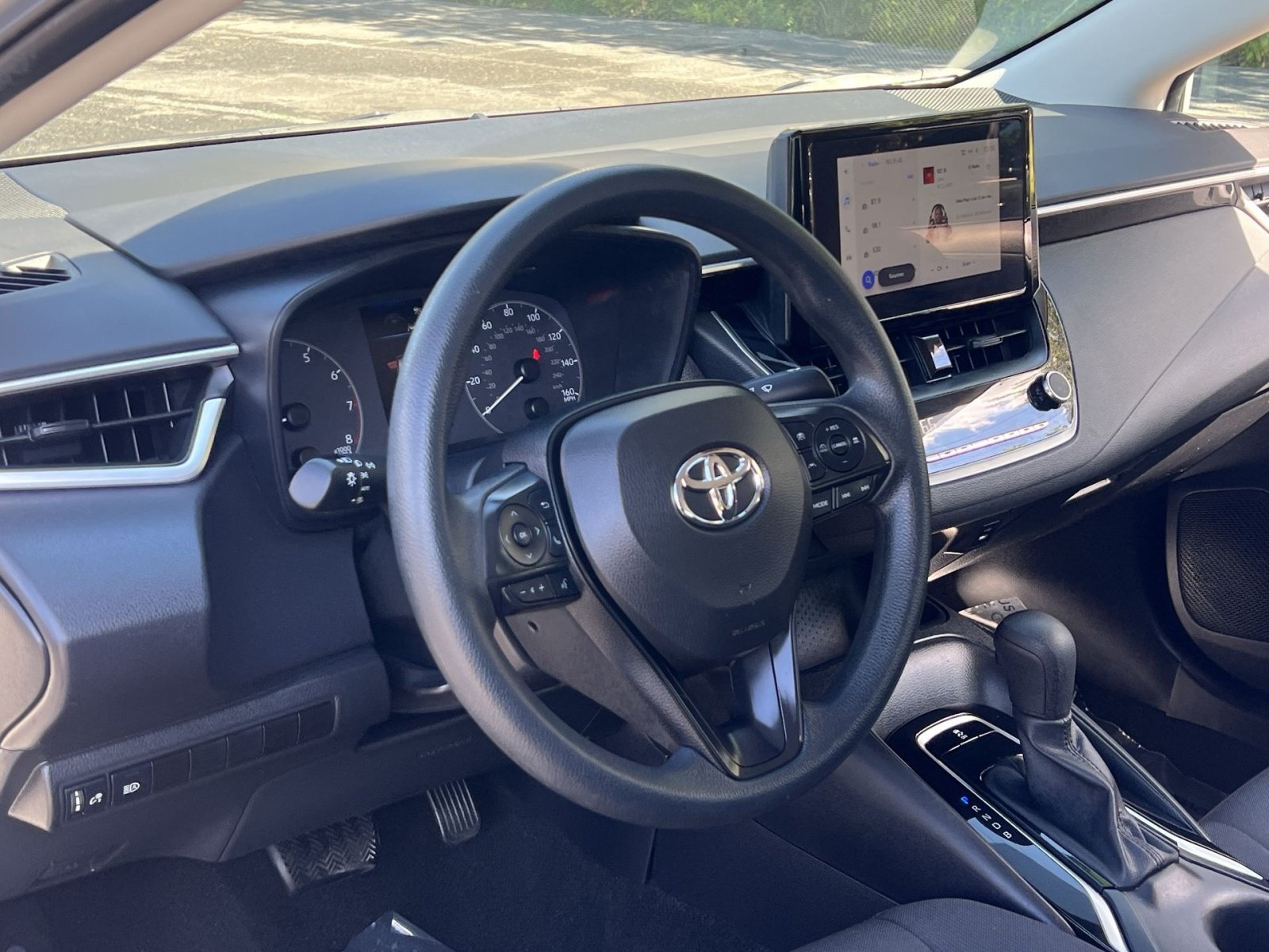 Used 2023 Toyota Corolla LE FWD image 15