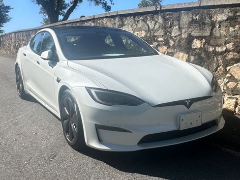Used 2022 Tesla Model S AWD image 12
