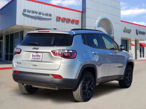 New 2026 Jeep Compass Latitude AWD/4WD image 5