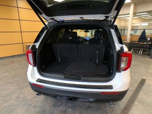 Used 2024 Ford Explorer ST-Line w/ Class IV Trailer Tow Package AWD/4WD image 20