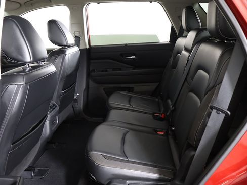 Used 2023 Nissan Pathfinder SL w/ Lighting Package (N92) image 37