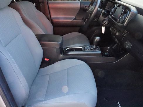 Used 2020 Toyota Tacoma SR w/ SX Package image 11