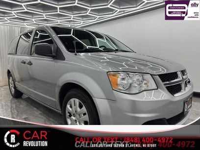 Used 2019 Dodge Grand Caravan SE w/ UConnect Hands-Free Group