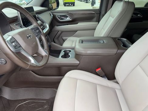 Used 2023 Chevrolet Suburban Z71 w/ Luxury Package image 9
