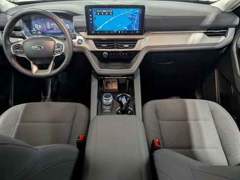 Used 2025 Ford Explorer Active AWD/4WD image 12