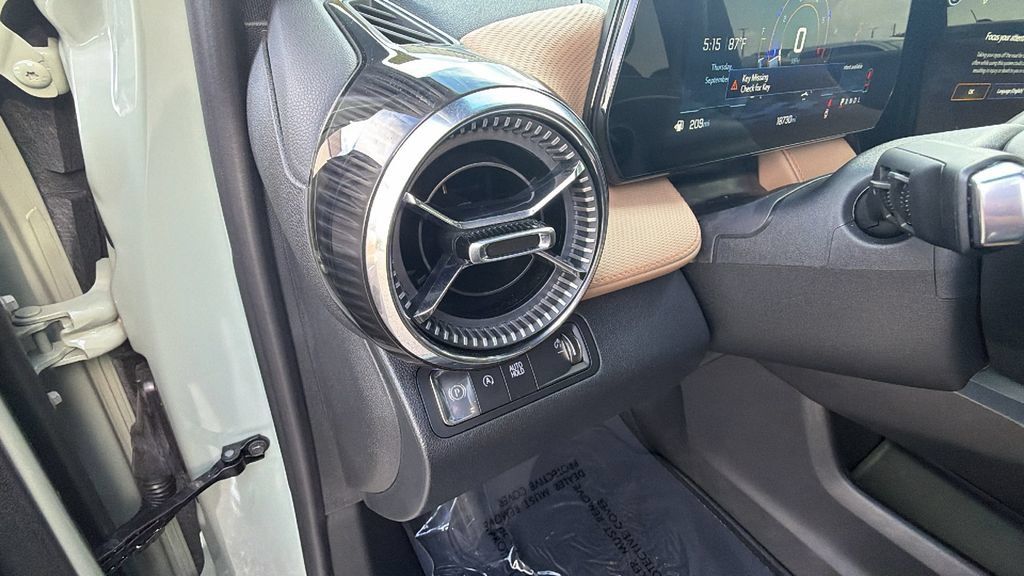 Used 2026 Chevrolet Equinox ACTIV FWD image 14