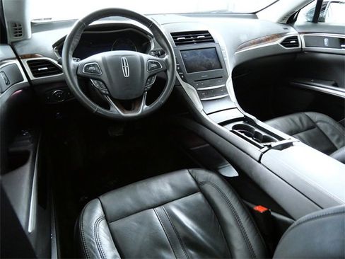 Used 2013 Lincoln MKZ Base image 4