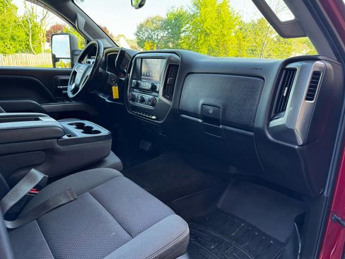 Used 2018 Chevrolet Silverado 2500 LT w/ LT Convenience Package AWD/4WD image 32