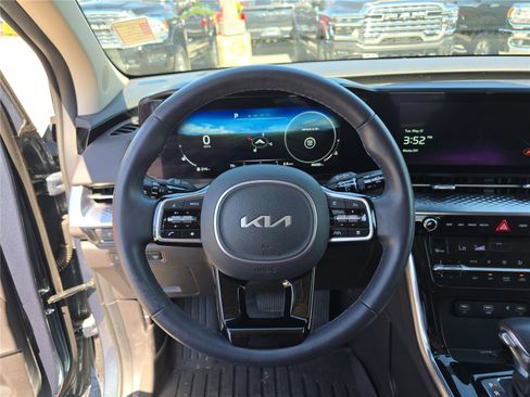 Used 2024 Kia Carnival SX Prestige FWD image 26