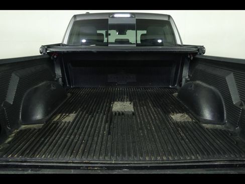 Used 2019 RAM 1500 Classic SLT AWD/4WD image 7