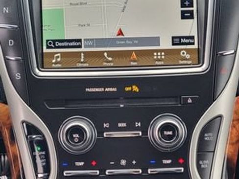 Used 2018 Lincoln MKX Select w/ Select Plus Package AWD/4WD image 4