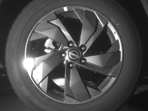 Used 2025 Nissan Rogue SV FWD image 15