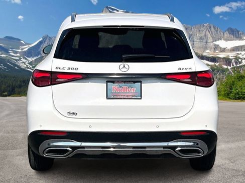 Used 2024 Mercedes-Benz GLC 300 4MATIC image 4