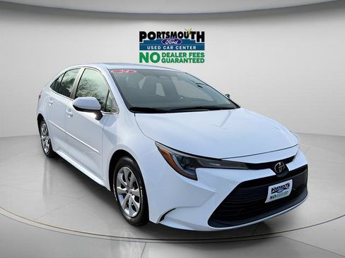Used 2024 Toyota Corolla LE FWD image 1