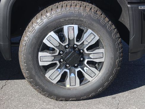 New 2026 GMC Sierra 2500 Denali w/ Denali Reserve Package image 9