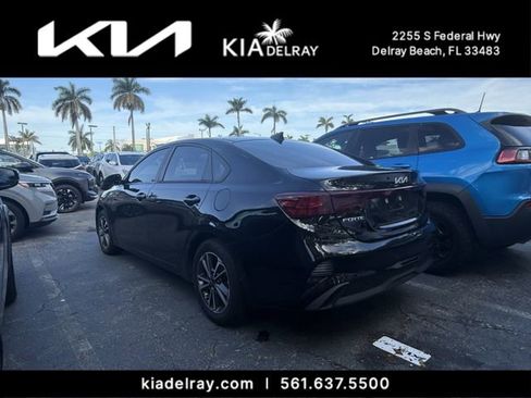 Used 2023 Kia Forte LXS image 2