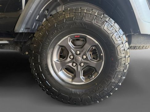 Used 2020 Jeep Gladiator Rubicon w/ Trailer Tow Package AWD/4WD image 15